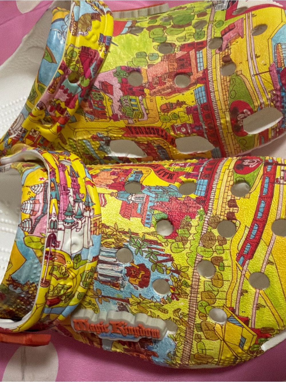 Disney World -Print Clog - Yellow/Multi colored size 8 NWT - Picture 6 of 10